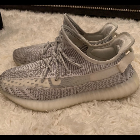 Yeezy Boost 350 - Picture 1 of 6